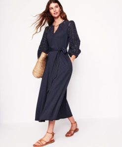 Jeromyhosten.shop5b6dbec123 1